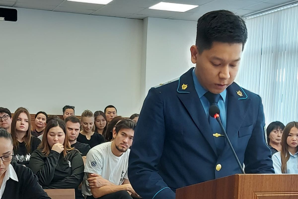 «Меня поливают грязью, а я хочу сказать правду»: в суде по делу Яны Легкодимовой выступил Ризуан Хайржанов