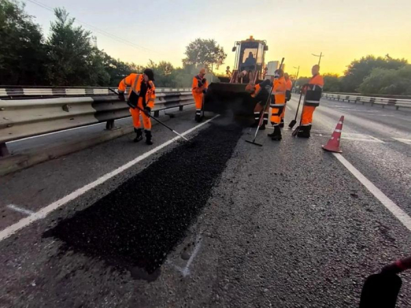 Во Владивостоке продолжается локальный ремонт дорог