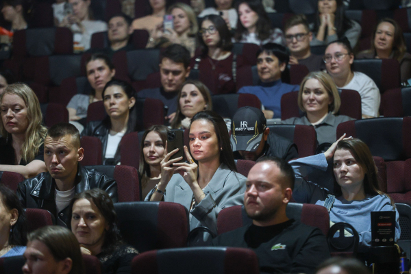&laquo;Горничная&raquo; пробила отметку в&nbsp;миллиард, &laquo;Убежище&raquo; со&nbsp;Стэйтемом дебютировало на&nbsp;2-м месте: киноитоги уик-энда