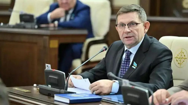 Мажилисмен призвал пересмотреть условия работы нефтяных компаний на Каспии