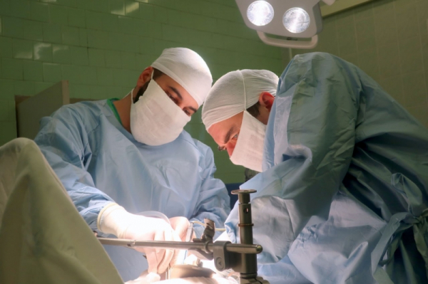 Страшнее, чем &laquo;Чужой&raquo;: свердловские врачи извлекли из девушки огромных паразитов