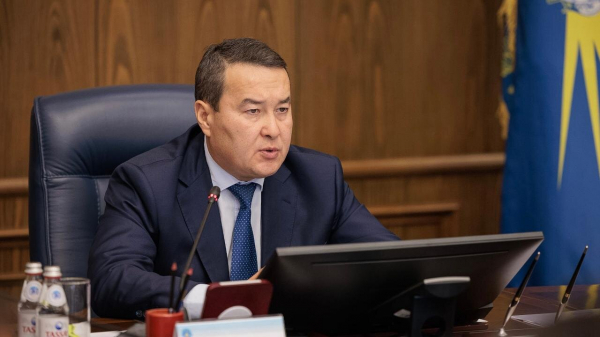 &quot;Вы на деньгах сидите&quot;, - Смаилов главам квазигоскомпаний