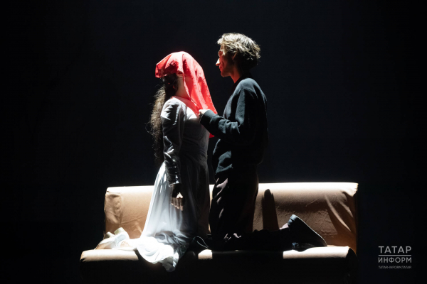 Әсәл белән Ильяс кайтты: &laquo;Ал яулыклы язмышым&raquo; &ndash; мәхәббәт турында ирләрчә спектакль