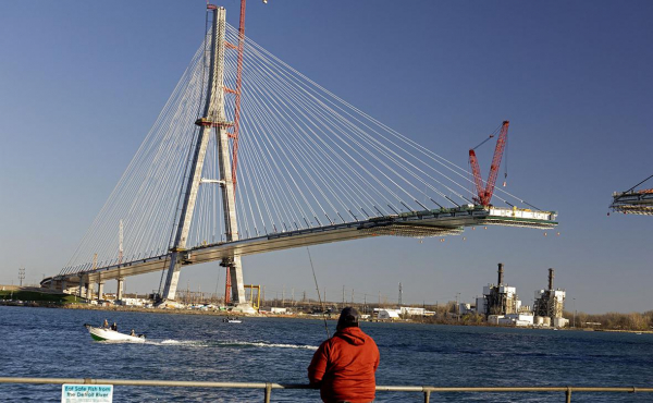 Bloomberg узнал, что было до угроз Трампа сорвать открытие моста в Канаду