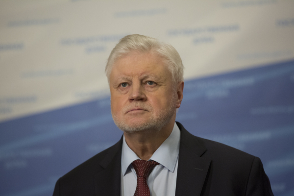 Миронов предложил обязать родителей платить алименты студентам до 23 лет