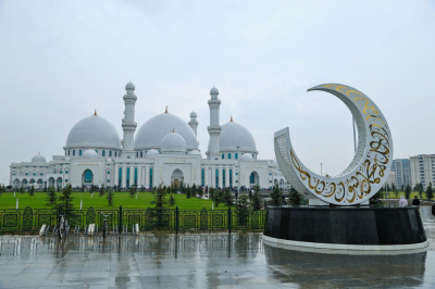 Самую большую городскую мечеть открыли в Шымкенте