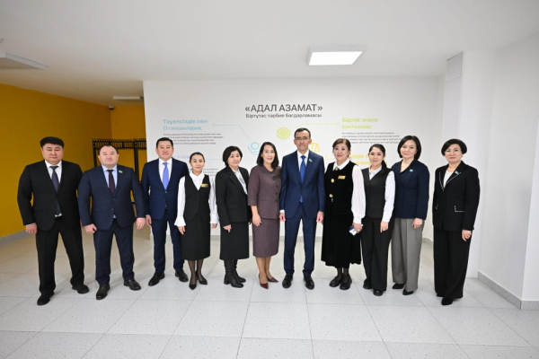 Сенаторы обсудили с педагогами актуальные вопросы сферы образования