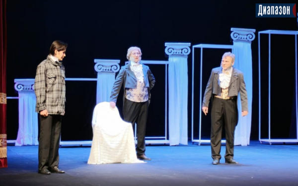 Премьера. О коррупции и «доходном месте» для чиновника рассказали в театре