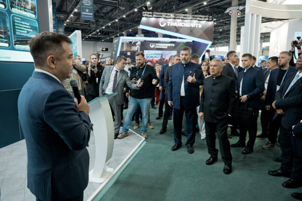 Рустам Минниханов ознакомился с проектами развития СИБУРа в Татарстане