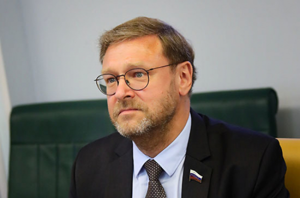 Сенатор Косачев: итоговые документы по Украине будут написаны на линии фронта