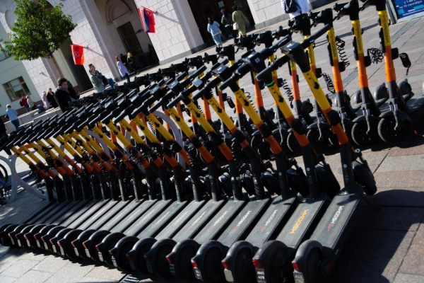 В Москве приостановили аренду самокатов и велосипедов из-за непогоды