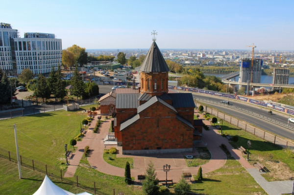Новосибирск присоединился к акции в поддержку Армянской апостольской церкви