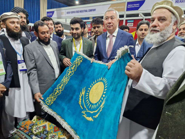 Укрепляя экономические связи