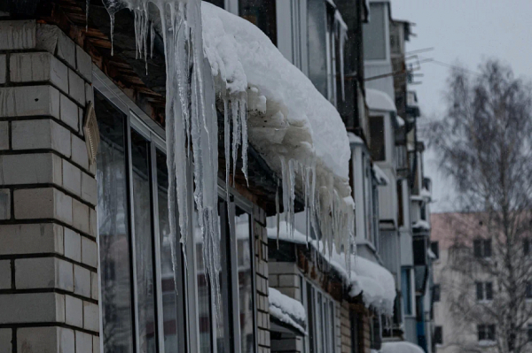 Не справились с вывозом: прокуратура вскрыла проблемы по чистке снега в поселке