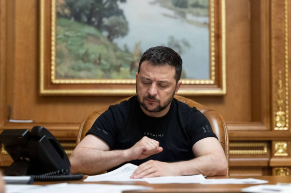 Туск заявил, что участие Зеленского в конференции пока не решено