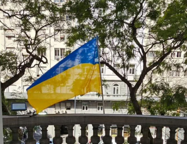 Песков сравнил обстановку в Киеве с мутными водами