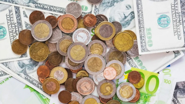 EUR/USD укрепляется на фоне роста вероятности снижения ставки ФРС