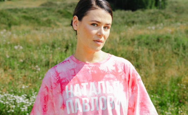 Оперная певица из Казани пытается выиграть 10 млн рублей в заброшенном лагере