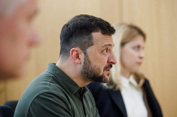 &laquo;Надо гавкать&raquo;: угрозы Зеленского Минску вызвали бешенство в Раде