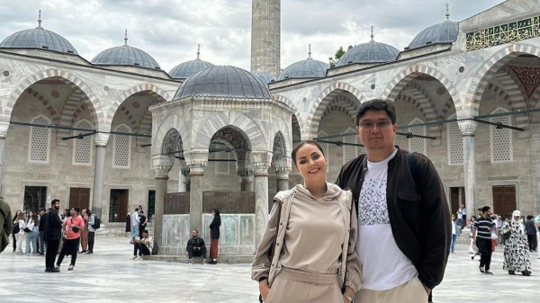 &quot;Приехали поддержать Димаша&quot;: Майя Бекбаева показала яркие фото из Турции с мужем