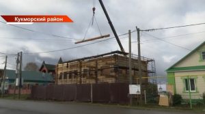 «Пытались снести, но жители отстояли»: деревянную мечеть реставрируют в РТ